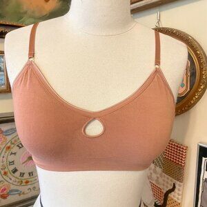 ThirdLove Seamless Lounge Bra with Keyhole Cutout In Beige Size Maa